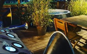 Peniche De Charme Avec Jacuzzi Sur Canal Du Midi